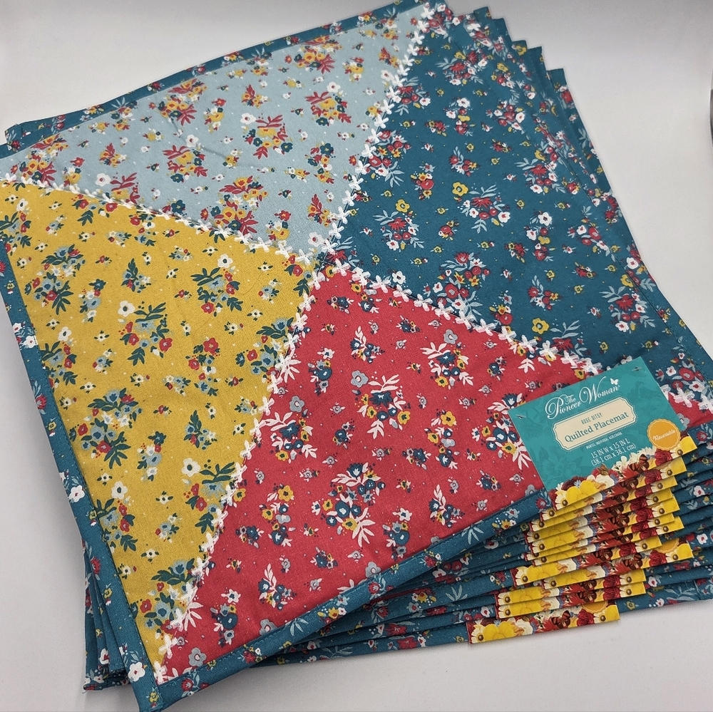 12 pcs The Pioneer Woman Rose Ditsy Quilted Placemat Set 15" x 15"
